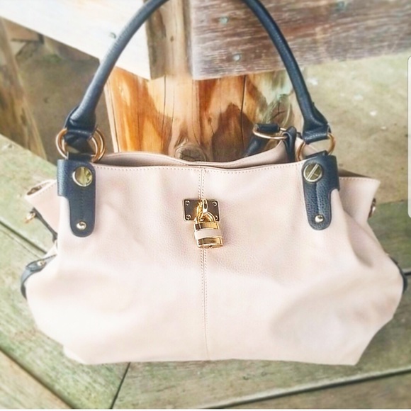 Kathy Ireland Cream Colored Purse!!!👜💛 - Picture 3 of 6